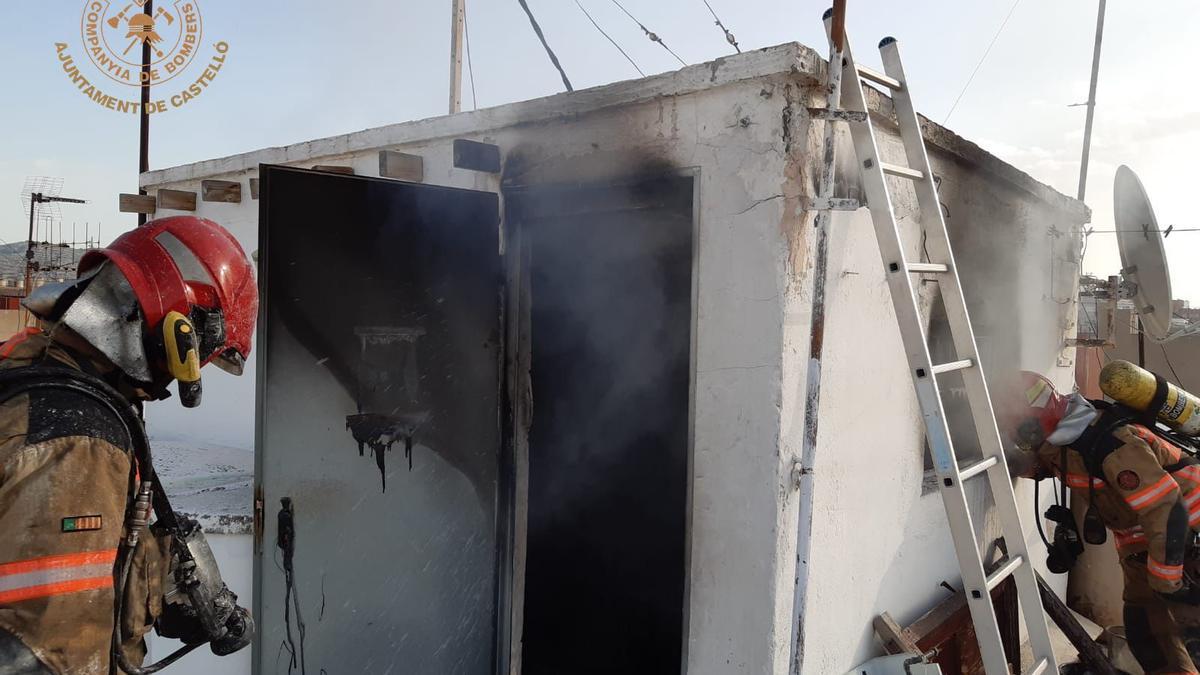 Incendio en una vivienda de la calle San Mateo de Castelló