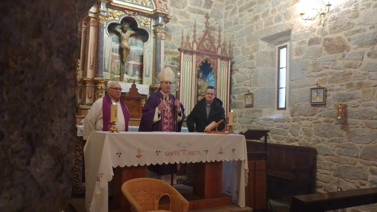 GALERÍA: EL obispo prosigue su visita por tierras sanabresas