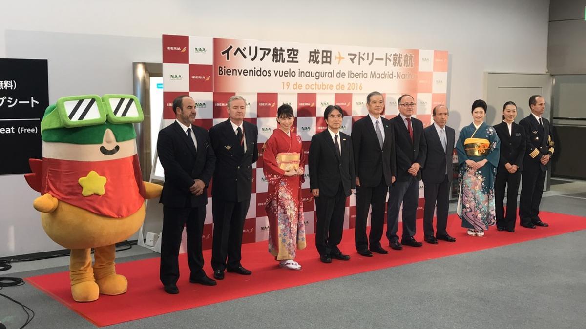 Japón da la bienvenida al vuelo inaugural de Iberia entre Madrid y Tokio.