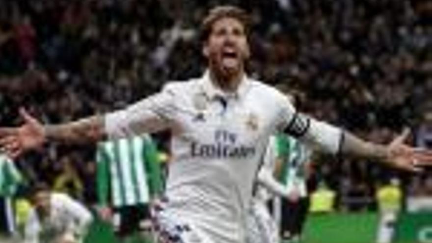 El Madrid pren el lideratge al Barça gràcies a un nou gol salvador de Sergio Ramos