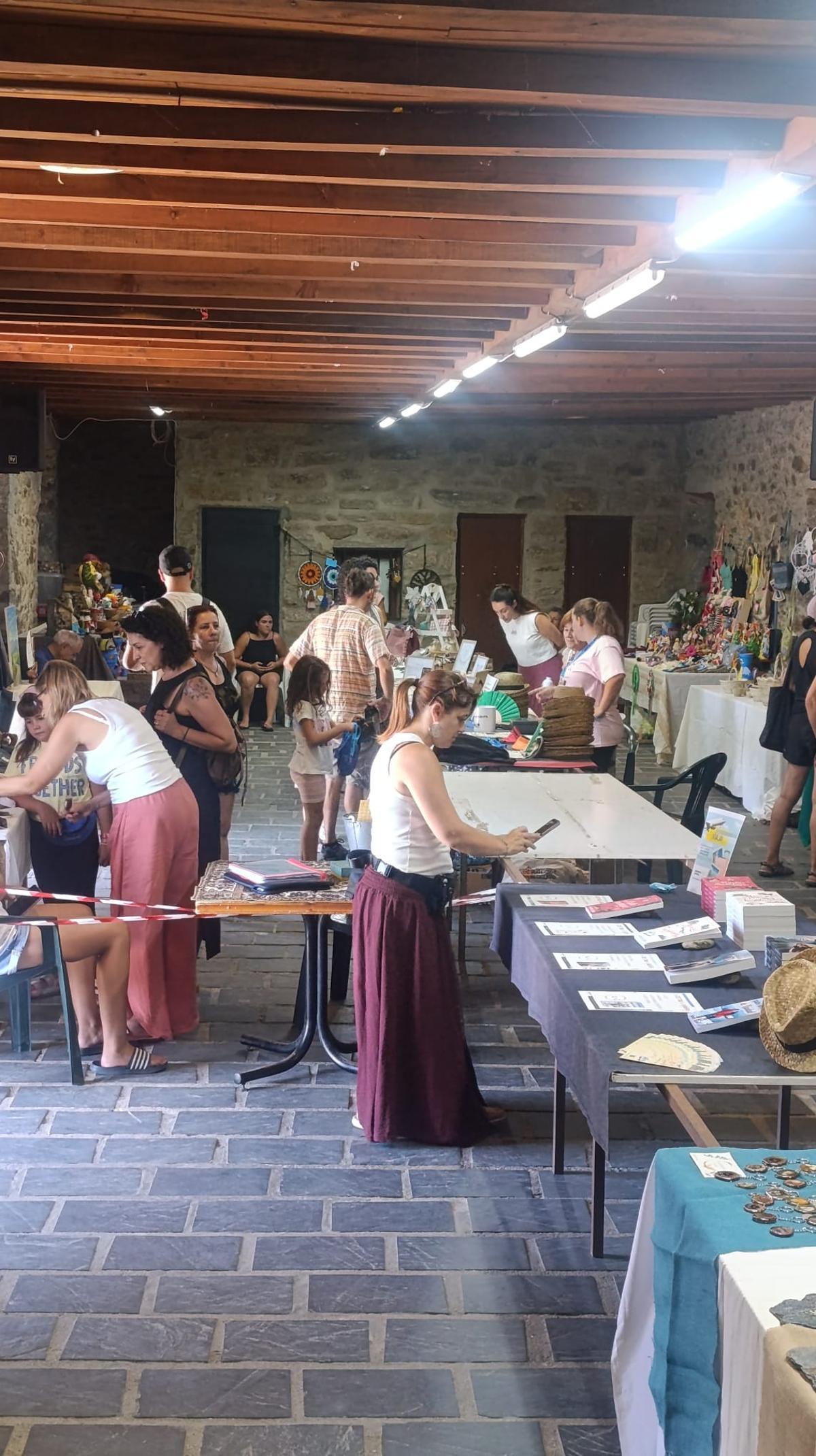 Vigo de Sanabria reúne a vecinos y visitantes en su 7.º Encuentro de Artesanos Vigo de Sanabria reúne a vecinos y visitantes en su 7.º Encuentro de Artesanos