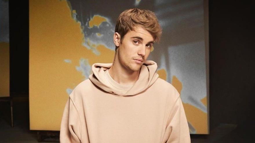 Justin Bieber ajorna la seva gira mundial per problemes de salut mental i física