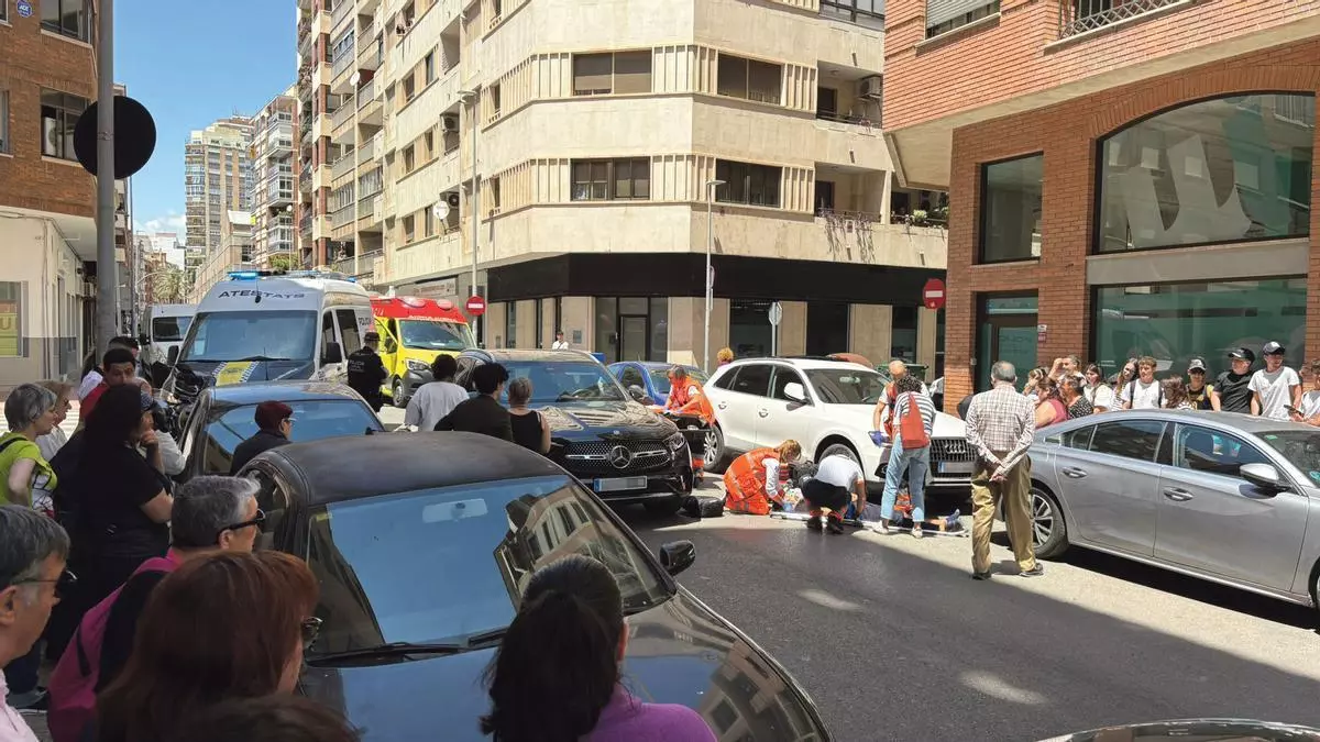 Atropello en pleno centro de Castelló: Herido un conductor de patinete que se habría saltado un Stop