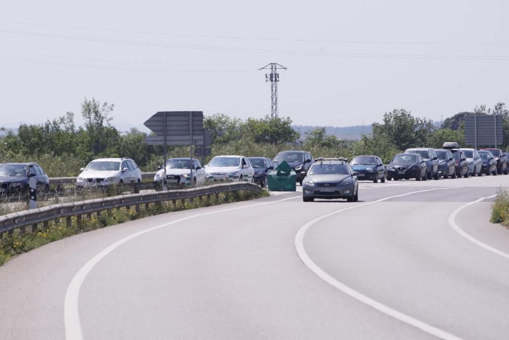 Retencions a les vies gironines que porten a la Costa Brava