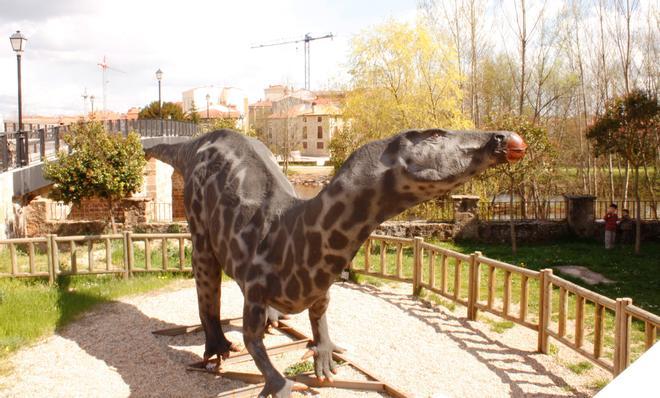 Sala de los infantes, dinosaurio, Burgos