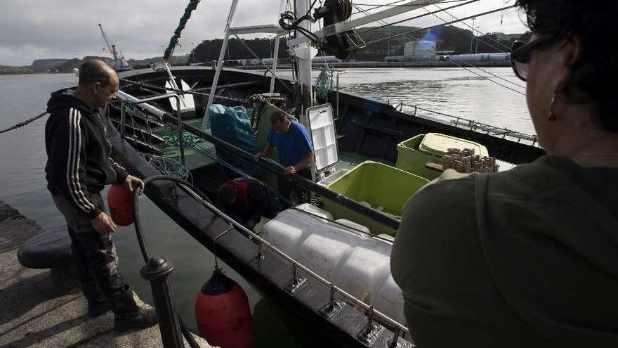 La avanzadilla asturiana del bonito zarpa para las Azores