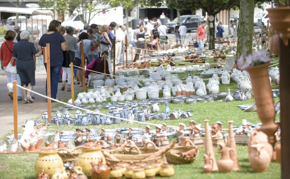 Vuelven las piezas de barro al parque Luis Seoane de Santa Cruz en la XXIII Feira Alfaroleiros.