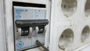 Archivo - Electricidad, enchufes