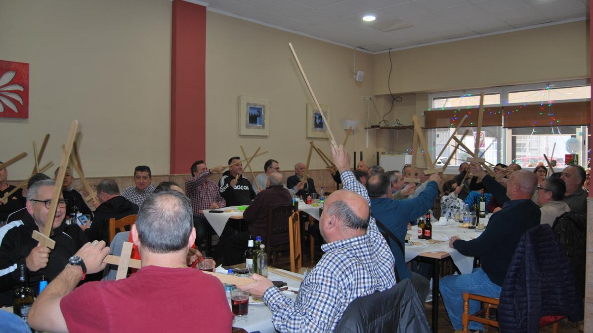 Bares llenos para honrar a Sant Nicolau en Burriana.