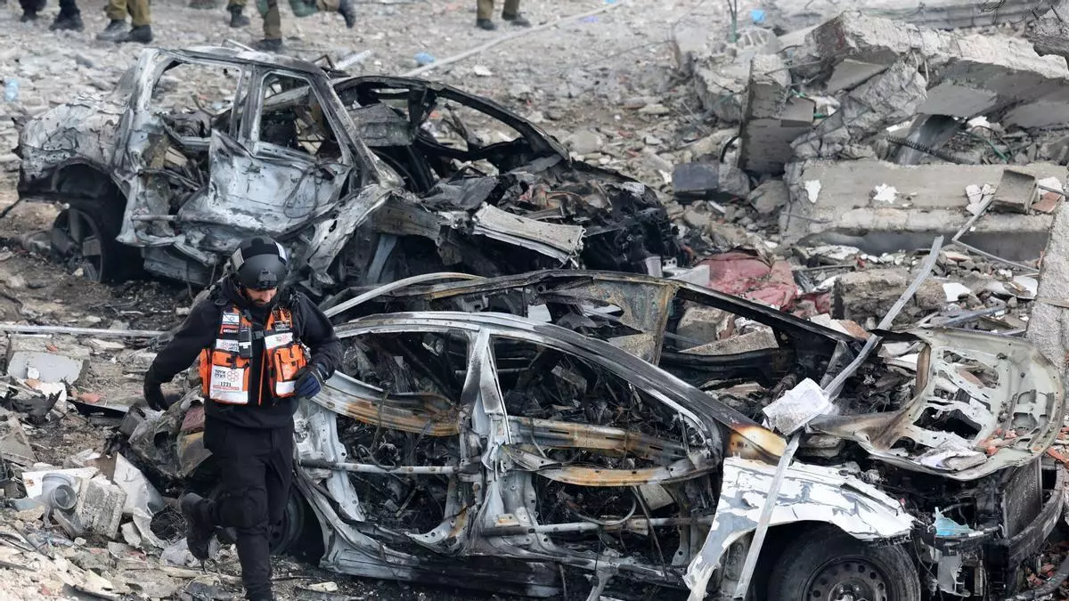 El impacto de un misil iraní deja al menos nueve muertos en una localidad del centro de Israel