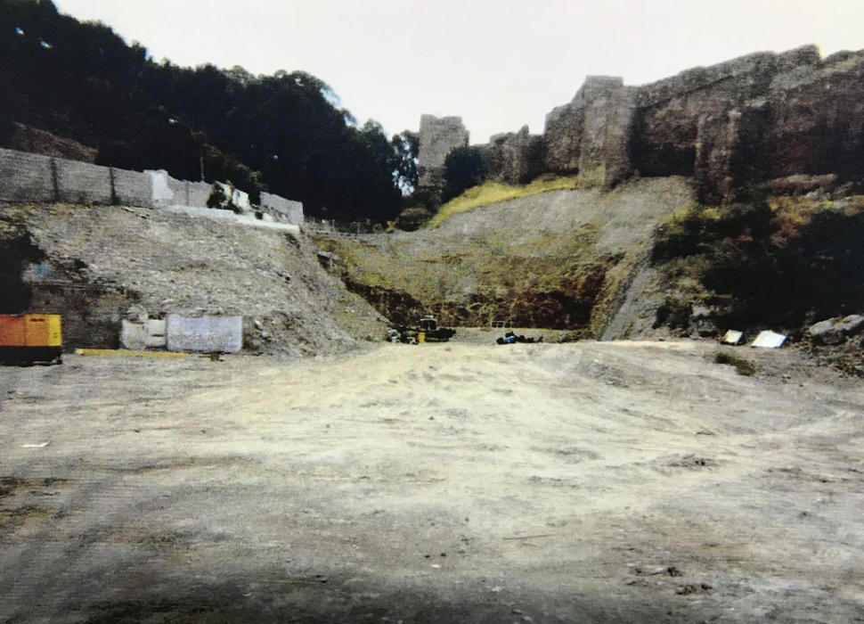 Las obras se iniciaron en el lado de la plaza de la Merced y duraron año y medio, hasta marzo de 1999.