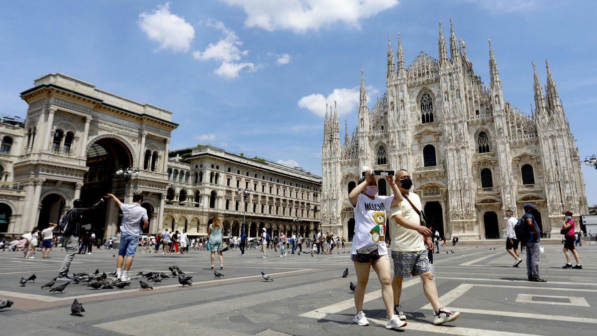 Turistes al centre de Milà