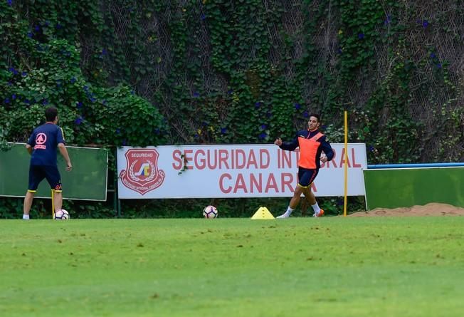 Entrenamiento UD Las Palmas en Barranco Seco ...