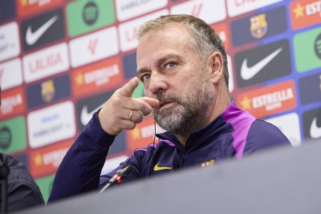 Flick nega la seva «tristesa» després del Barça-Alabès: «Soc feliç i estic fort»