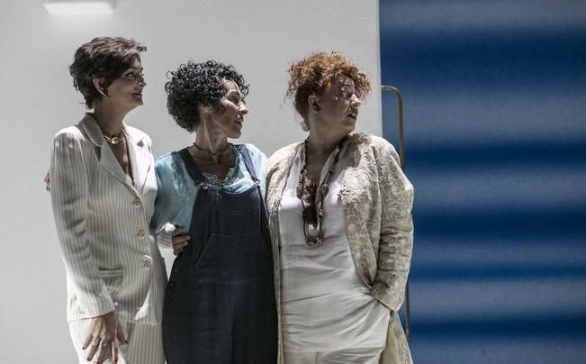 27/12/2016 CULTURA  MUSICALES representación  del espectáculo de Mamma Mia en el auditorio Adán Martín