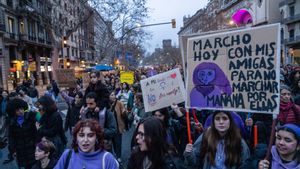 Protesta multitudinaria: miles de personas se movilizan en el 8M de Barcelona en una manifestación marcada por los cuidados de las mujeres