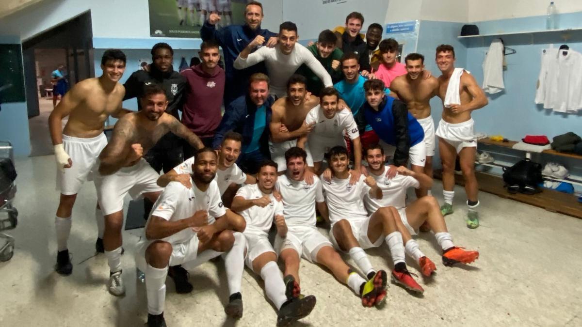 El Olímpic celebrando la victoria de la pasada jornada.