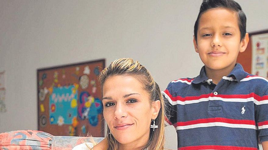 Cristina Cordero y su hijo Aridane.