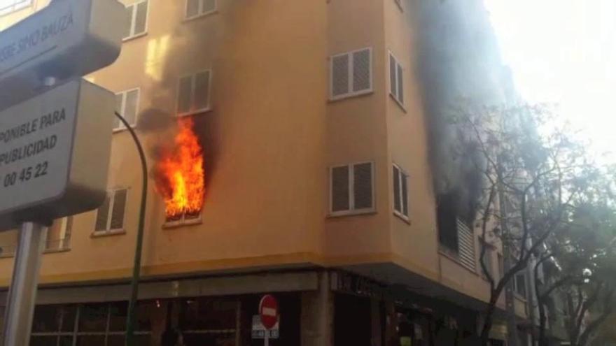 Incendio en un edificio de la calle Reyes Católicos de Palma