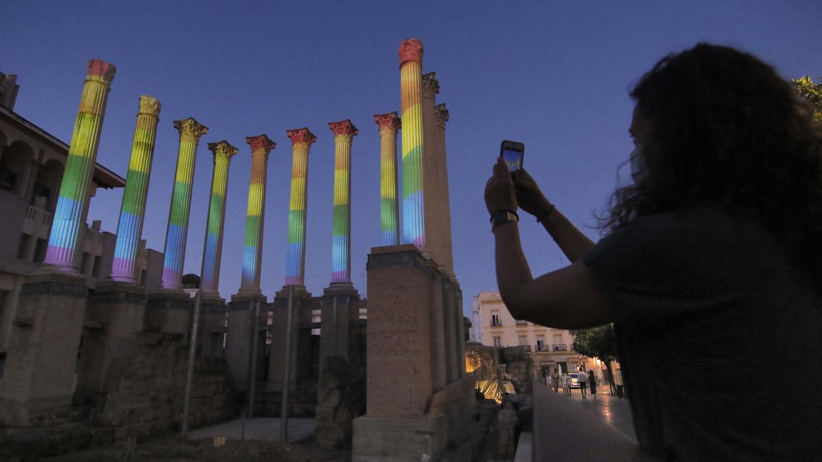 Orgullo iluminado e ilustrado