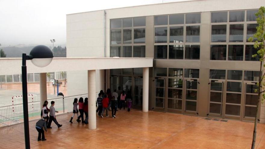 El colegio Miguel Hernández acoge una de las escuelas de verano