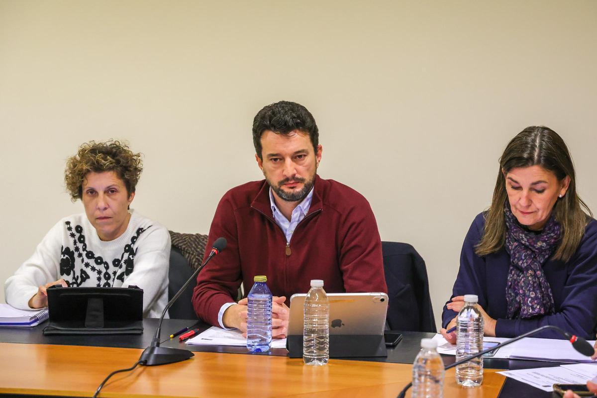 El portavoz del PSOE de Ribadumia en un pleno.