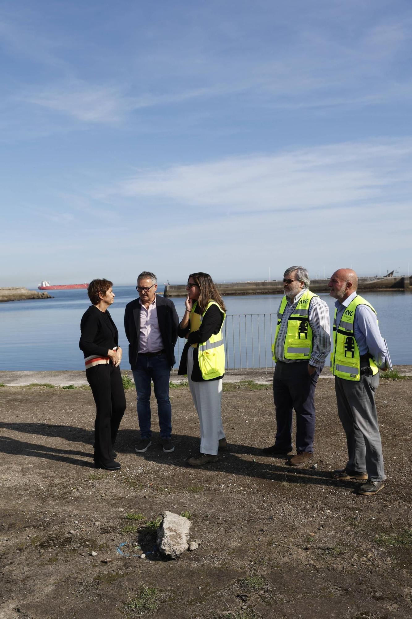 Así avanzan los trabajos en los terrenos de Naval Gijón (en imágenes)