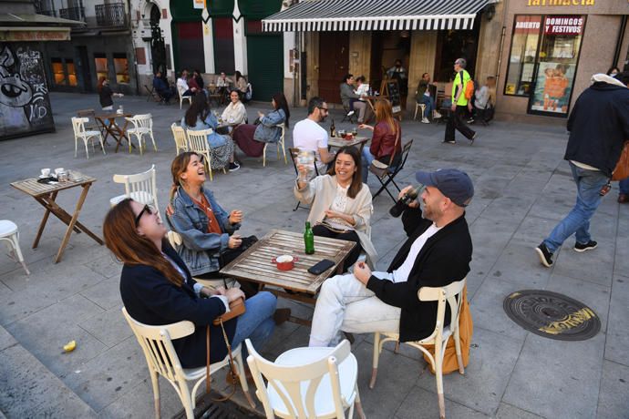 Fase 1 en A Coruña | Colas para tomar una caña