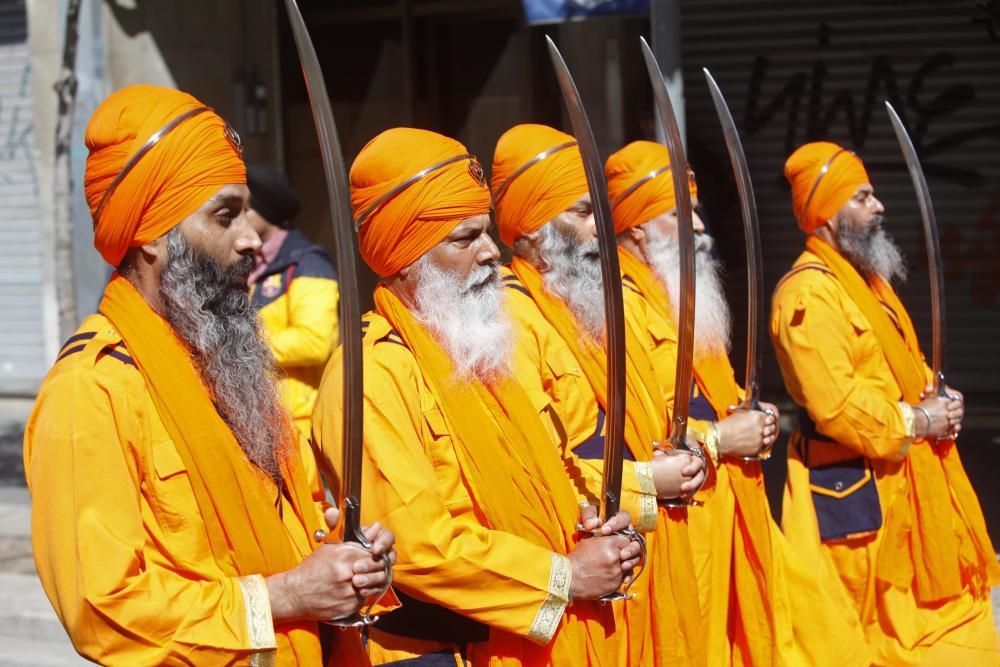 Processó per commemorar la celebració del Baisakhi a Salt