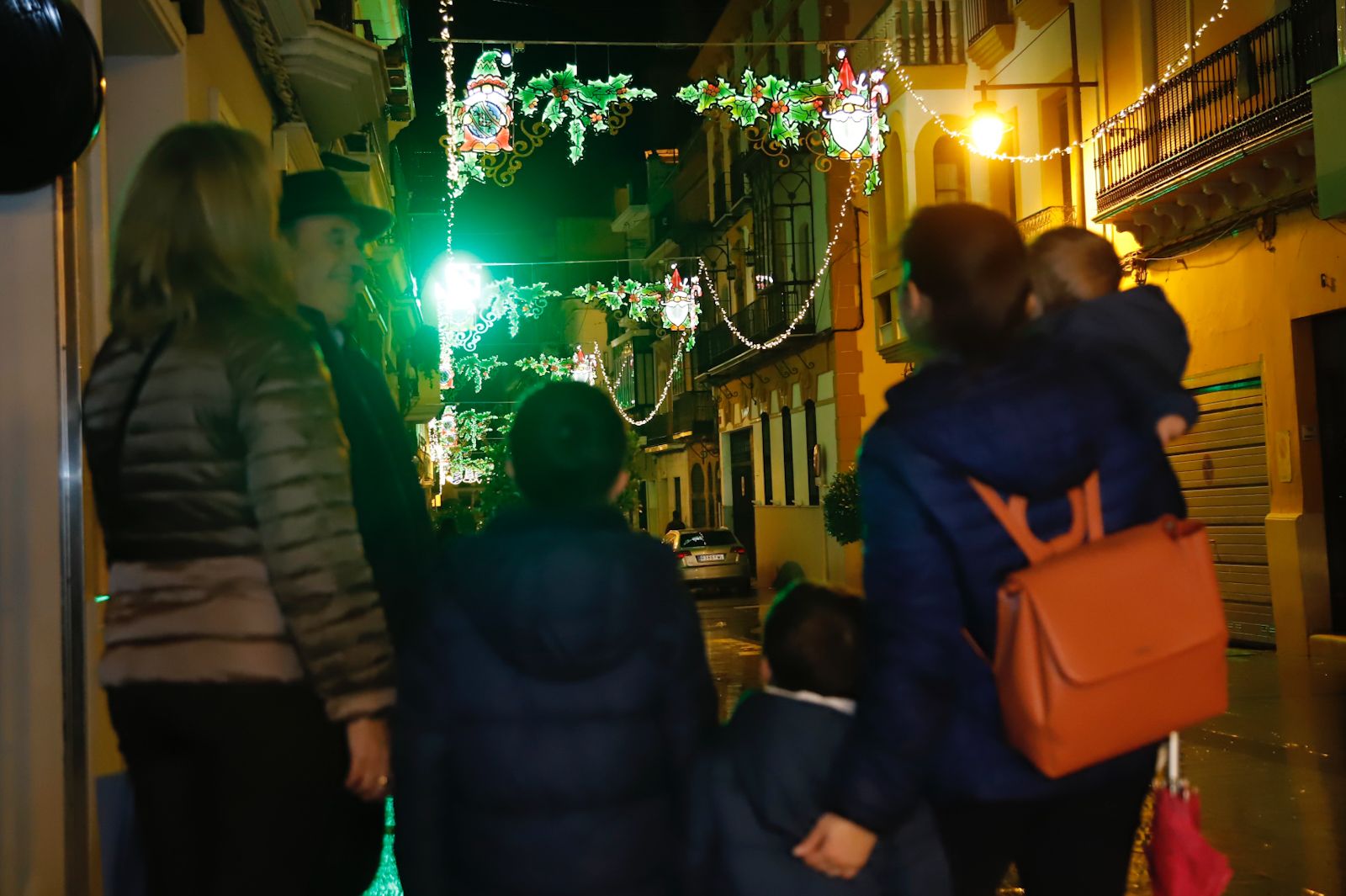 Puente Genil ilumina la Navidad con el estreno mundial de Ecogreenlux