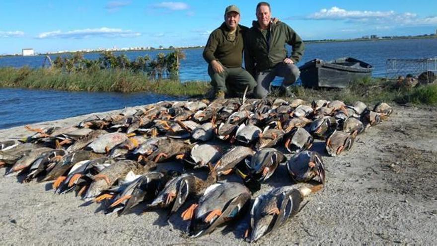 Abaten más de 1.150 patos en la primera tirada de Sueca