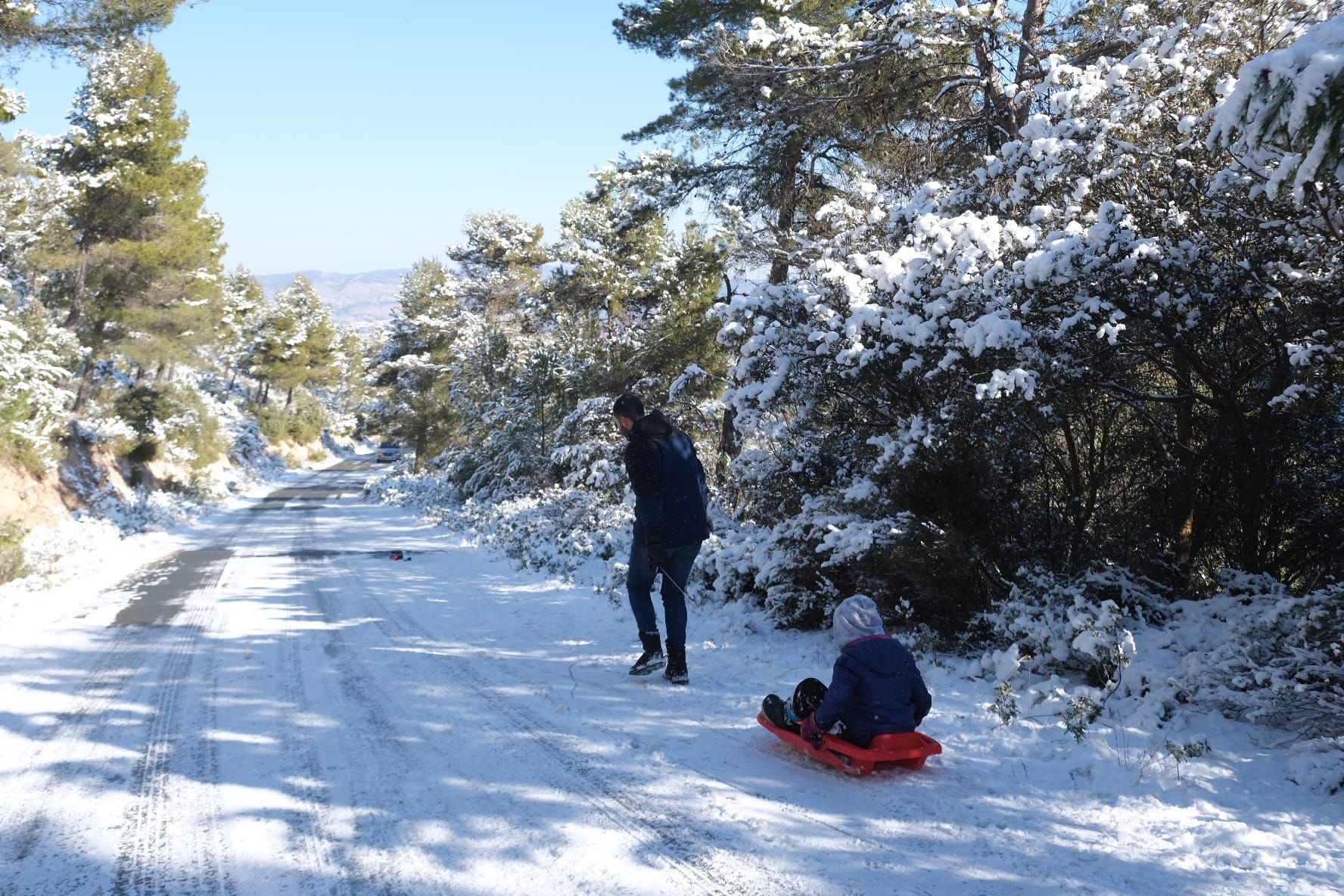 La nieve cubre de blanco el Xorret de Catí