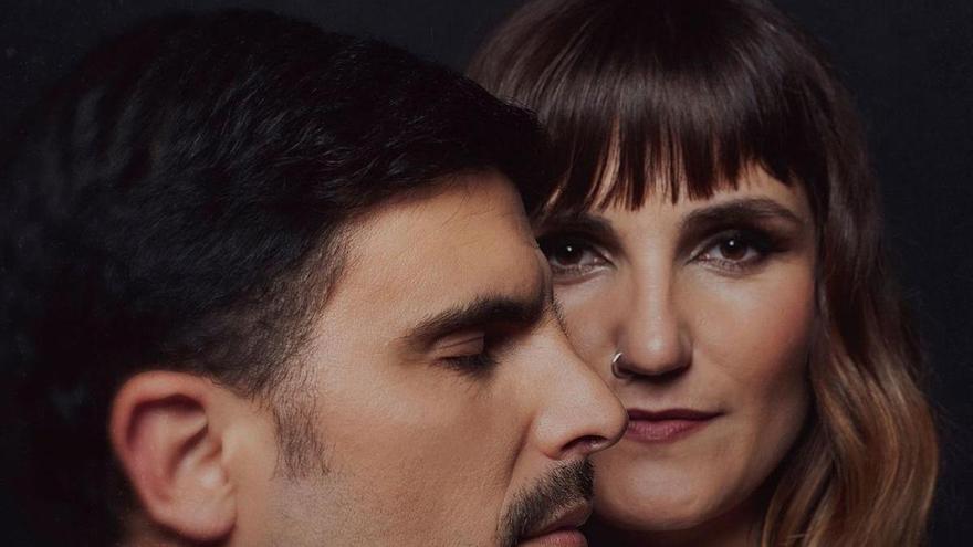 Rozalén y Rodrigo Cuevas, en la imagen del single «Te quiero porque te quiero, fandangos».