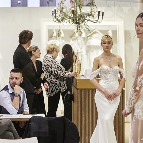 La moda ‘bridal’ deslumbra en Barcelona