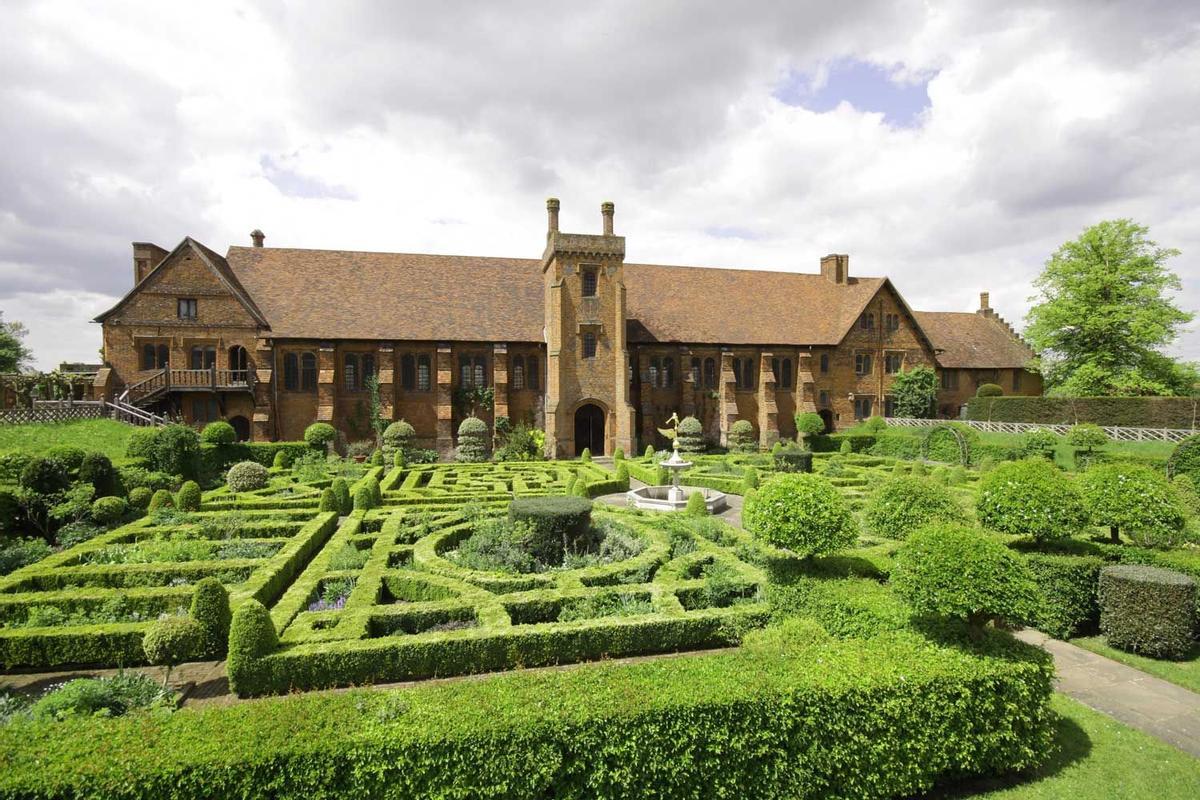 Hatfield House &amp; Gardens, Hertfordshire