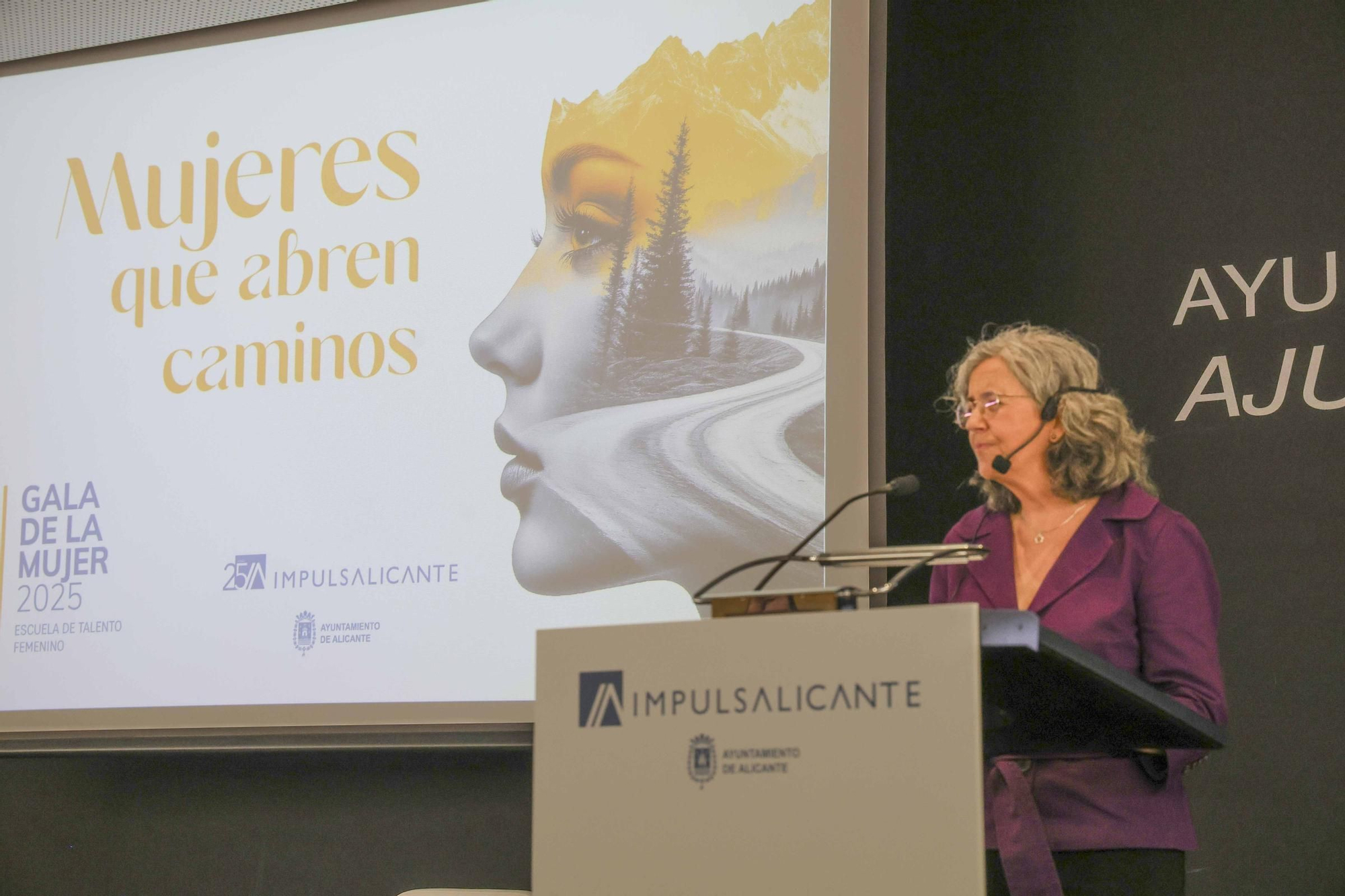 "Mujeres que abren caminos"