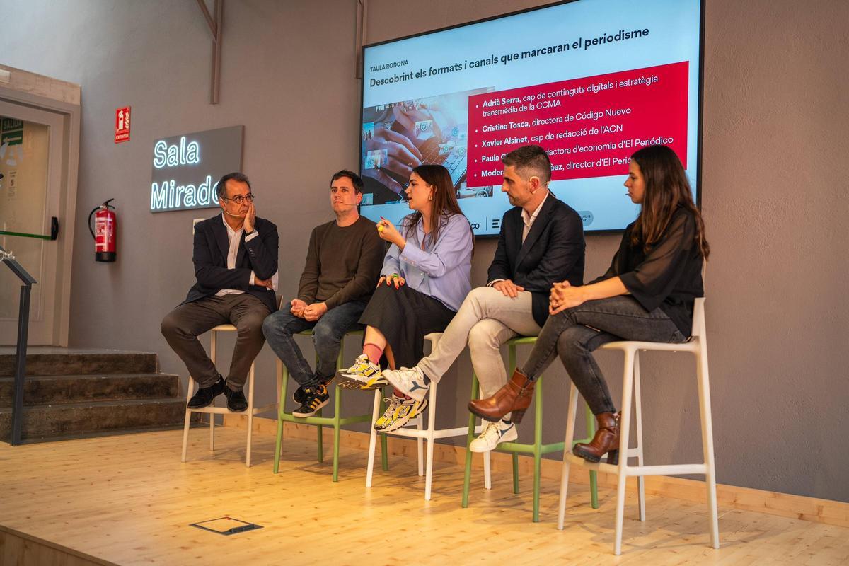 Mesa redonda sobre el futuro del periodismo