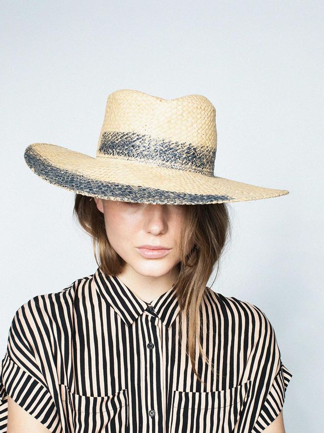 Sombrero 'Molded' con detalle de pintura, de Parfois