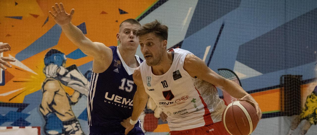 Alejandro Zurbriggen, con la camiseta del Zamora Enamora, en el duelo frente a CB Valladolid de pretemporada.