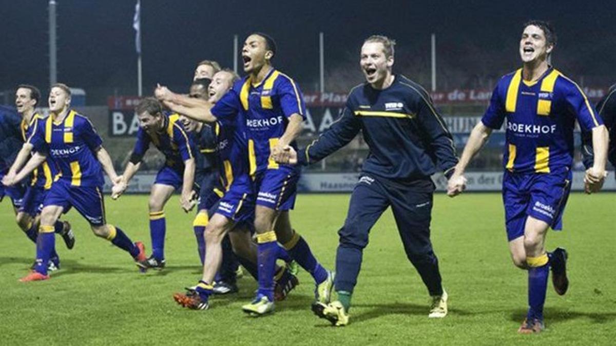 Los jugadores del VVSB celebraron la clasificación para semifinales de Copa