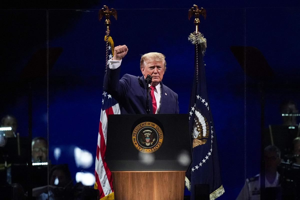 Trump enalteix la grandesa dels EUA en un discurs amb to de míting pel 250è aniversari de la independència