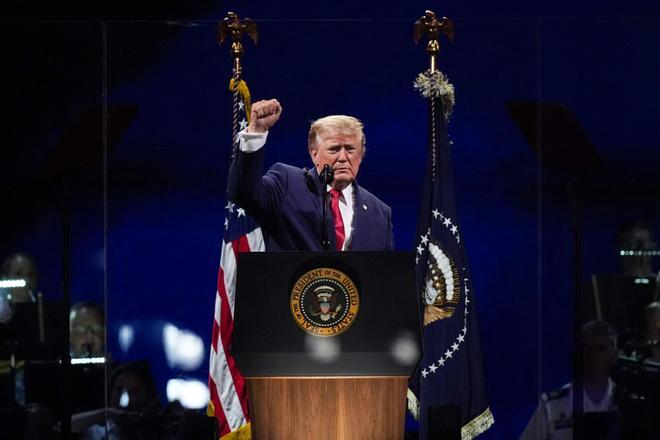 Trump ensalza la grandeza de EEUU en un discurso con tintes de mitin por el 250 aniversario de la independencia