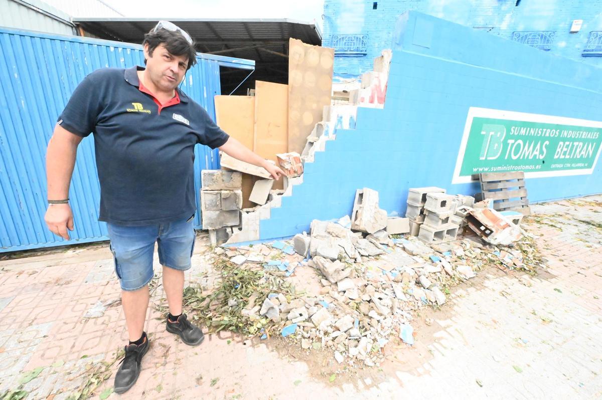 Destrozos en las instalaciones de la empresa de suministros industruales Tomás Beltrán.