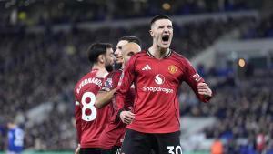 Benjamin Sesko celebra un gol del United