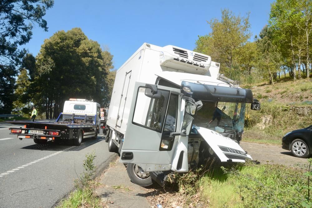 Accidente mortal en la N-550 en Pontevedra | Una mujer de 41 años fallece en una colisión