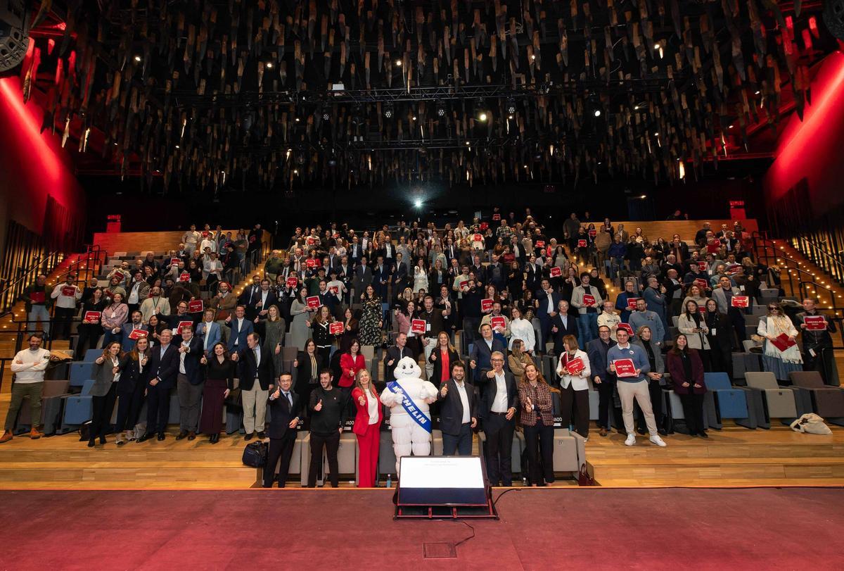 Acto de entrega de las placas de las menciones de la Guía Michelin