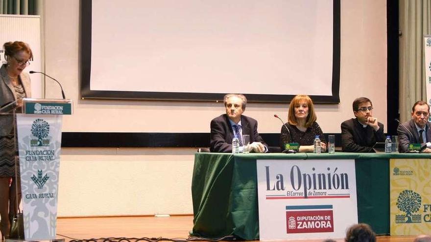 Participantes en el CLUB LA OPINION-EL CORREO DE ZAMORA, dedicado al pasado y presente de la Seman Santa de Zamora.