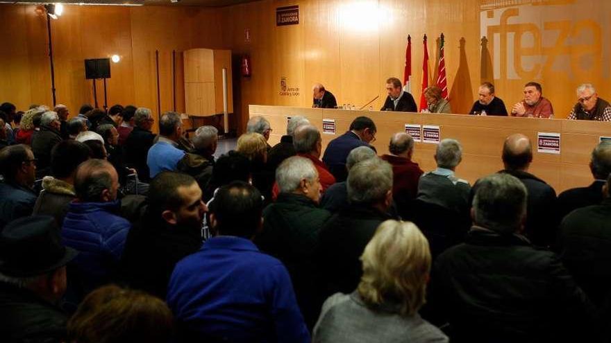 Consejo de Alcaldes celebrado en el recinto ferial de Ifeza.