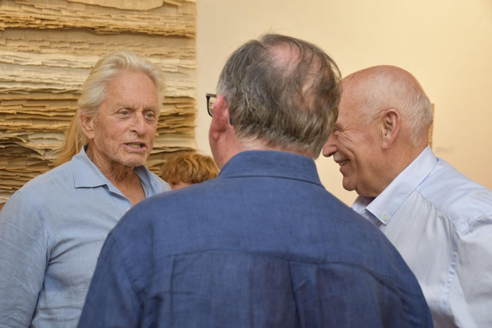 Vernissage mit Hollywood-Star: Michael Douglas bei der Vernissage von Vater und Tochter Zupan auf Mallorca