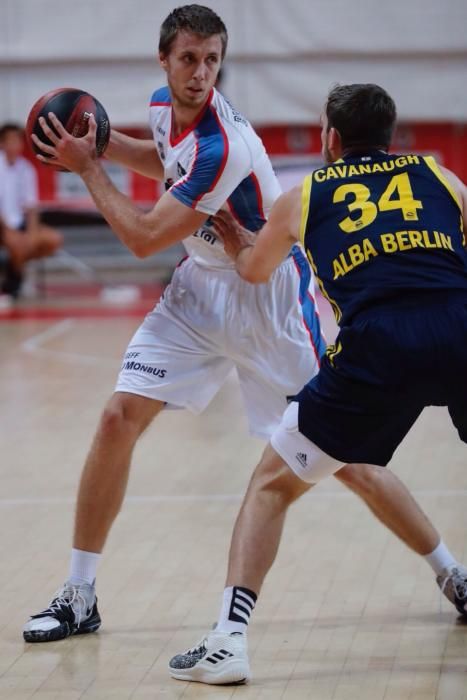 Partido entre el Obradoiro y el Alba en el Memorial Quino Salvo.